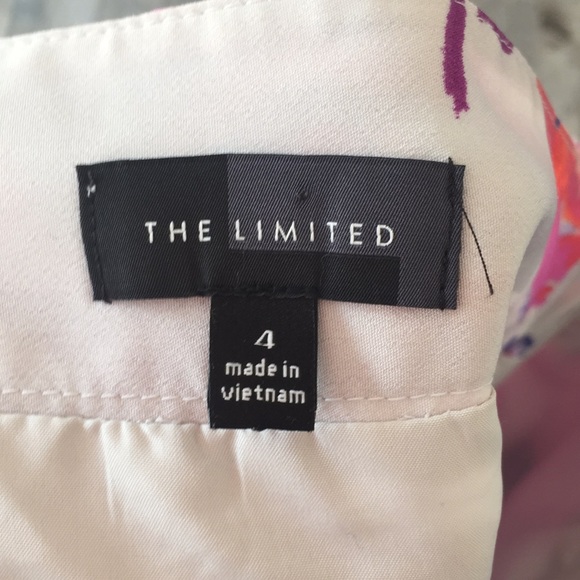 Flowery skirt size 4 - Picture 8 of 8